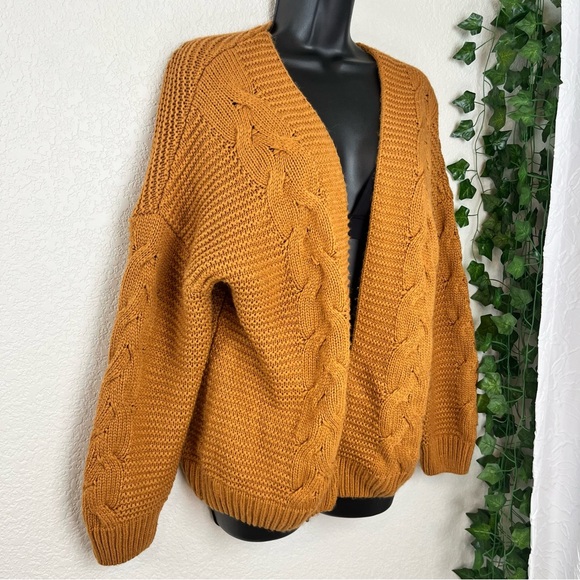 Mustard Yellow Open Braided Knit Cardigan - Picture 2 of 9